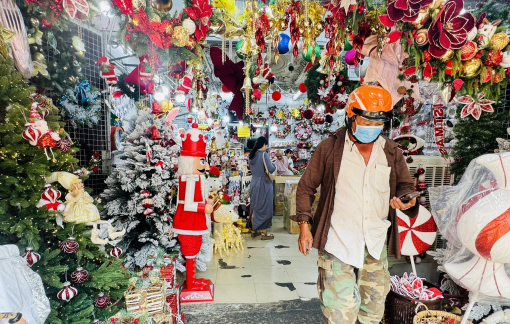 Đồ trang trí Giáng Sinh đẹp nhưng ít người mua
