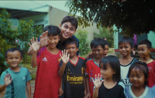 Ca sĩ Jun Phạm dành toàn bộ doanh thu MV giúp bà con vùng lũ tái thiết cuộc sống