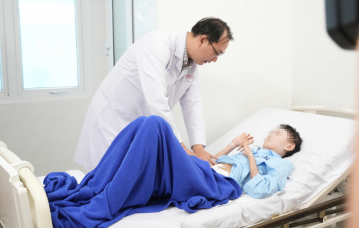 Đau bụng âm ỉ nhiều ngày nhưng không đi khám, cô gái trẻ rơi vào nguy kịch