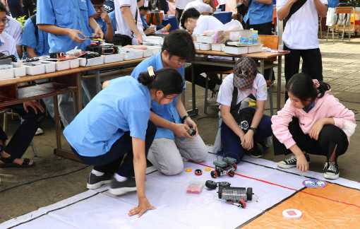 TPHCM: Cho học sinh trải nghiệm “1 ngày làm sinh viên”