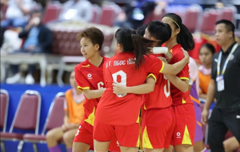 FIFA tôn vinh ‘huyền thoại’ Thùy Trang và tấm HCV lịch sử của futsal nữ Việt Nam