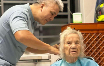 Còn bao lần được cắt tóc cho mẹ?