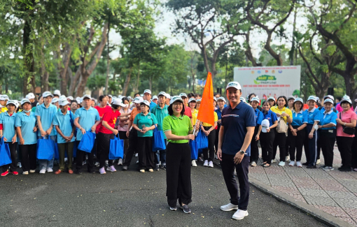 Người dân Tân Sơn Hòa hào hứng trải nghiệm phân loại chất thải rắn sinh hoạt tại nguồn