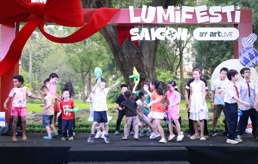 Đón  Giáng sinh sớm với LumiFesti Saigon 2025