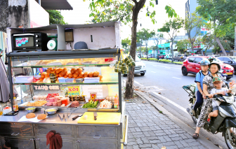 Nguy cơ ngộ độc từ bánh mì đường phố: Không thể xem nhẹ