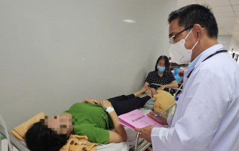 Nhiều người nhập viện sau khi ăn bánh mì thập cẩm