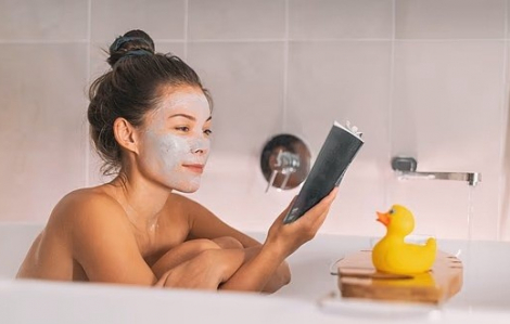 4 lợi ích bất ngờ từ việc ngâm mình trong nước nóng