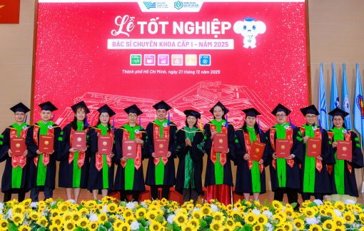 103 bác sĩ chuyên khoa I đầu tiên của Trường ĐH Khoa học Sức khỏe tốt nghiệp