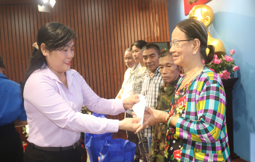 Phường Thới An chăm lo các hộ dân khó khăn nhân dịp Giáng sinh