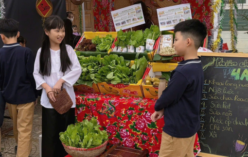 Sống khỏe bắt đầu từ luống rau nhỏ trong vườn thực nghiệm