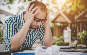 Dùng 70% lương trả nợ mua nhà: Sai lầm chết người vì không tính rủi ro thu nhập