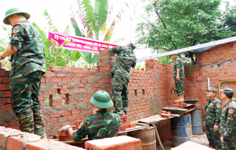 “Chạy đua” xây nhà mới cho bà con vùng lũ miền Trung