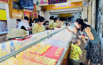 Giá vàng lại phá kỷ lục, chạm 159 triệu đồng/lượng