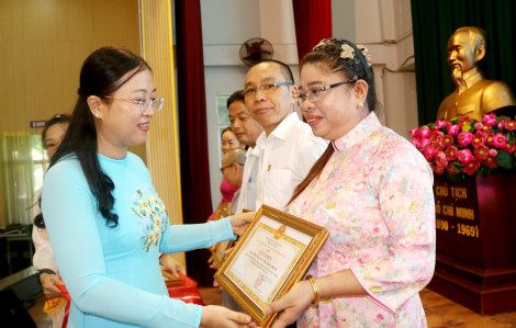 Phường Tân Tạo vận động hơn 2,3 tỉ đồng chăm lo người dân và ủng hộ đồng bào lũ lụt