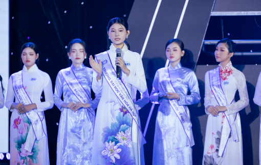 Hoa hậu Sinh viên Hòa bình Việt Nam gây quỹ hơn 386 triệu đồng cho sinh viên khó khăn