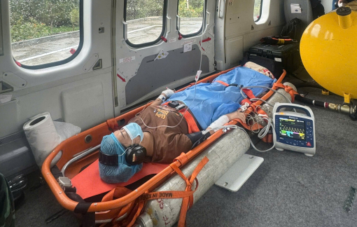 Khẩn cấp đưa 2 bệnh nhân nguy kịch từ Trường Sa vào đất liền