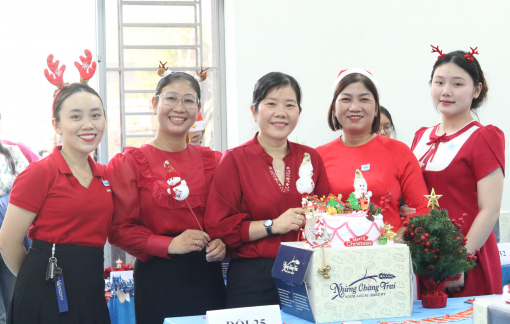 Phường Tân Thới Hiệp tổ chức Hội thi trang trí bánh kem "Giáng sinh an lành"