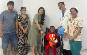 Bé trai 5 tuổi bị cha đốt ở Tây Ninh hồi phục kỳ diệu