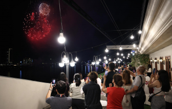 TPHCM: “Cháy” dịch vụ ăn tối kết hợp xem pháo hoa tết Dương lịch 2026