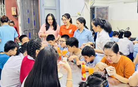 Mang “Giáng sinh yêu thương” đến các em nhỏ khiếm thị