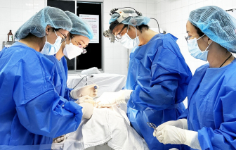 Trả giá đắt vì bơm silicon để làm đẹp “siêu tốc”