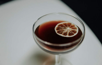 Vỡ dạ dày vì uống cocktail chứa ni tơ lỏng tại tiệc công ty