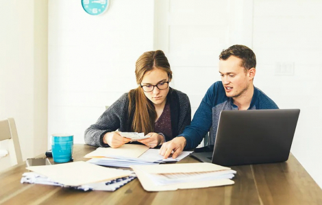 Nợ nần thử thách hôn nhân