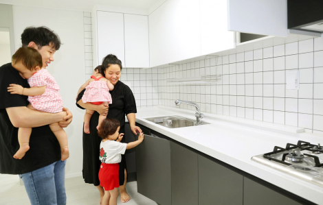 Trì hoãn đăng ký kết hôn vì… chính sách