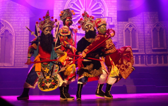 Cuối năm, rủ nhau coi… hát bội