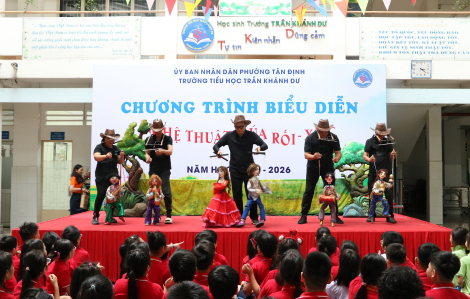 Bồi đắp tình yêu nghệ thuật dân gian cho học sinh tiểu học qua múa rối dây