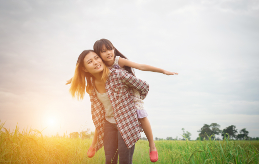 Con quen xài tiền không cần nghĩ, cha mẹ phát hoảng