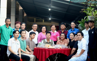 Người lao động ở trọ tại phường Phước Long cùng vui “Tết sum vầy”