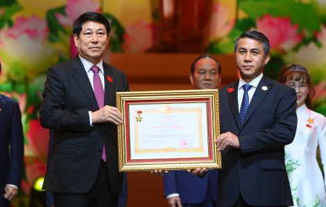 Bệnh viện Chợ Rẫy đón nhận danh hiệu Anh hùng Lao động