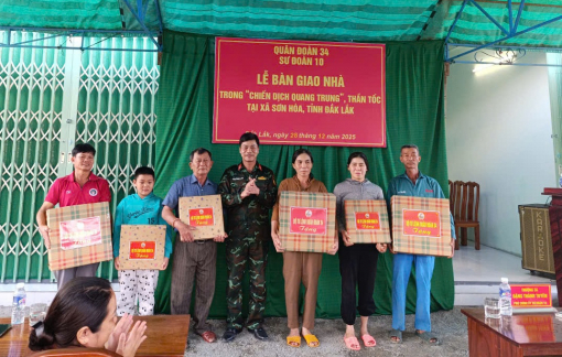 Bàn giao những căn nhà đầu tiên trong “Chiến dịch Quang Trung”