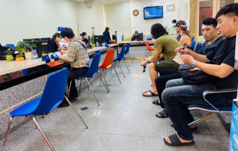 Một số ngân hàng ngưng cho vay