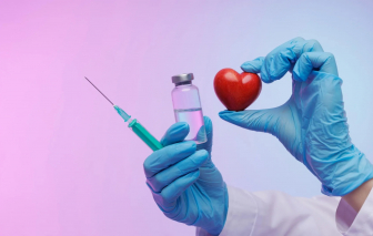 Vì sao vắc-xin mRNA đôi khi gây viêm tim và giải pháp bất ngờ từ... đậu nành