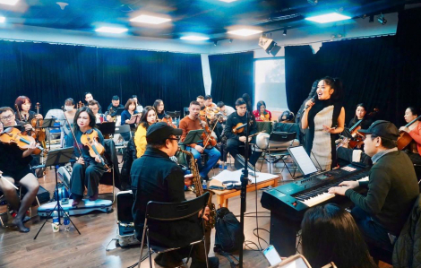 Ca sĩ Hồng Nhung: Việc hoãn show diễn thế này chắc trên đời mới có một