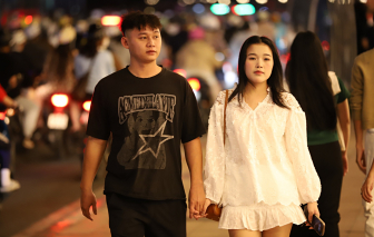 Trung tâm TPHCM rộn ràng lễ hội countdown chào 2026, nhiều tuyến đường ùn tắc