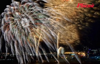 Xem pháo hoa 'Chào đón năm mới 2026' ở những điểm nào tại TPHCM?