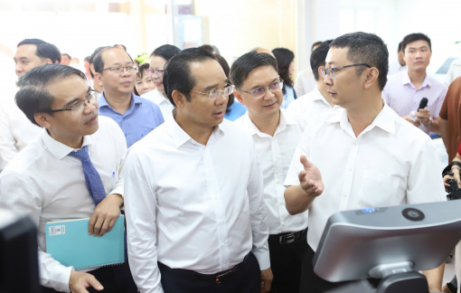 Trung tâm Hành chính công TPHCM rút ngắn thời gian giải quyết, đẩy mạnh hồ sơ điện tử