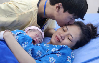 Hạnh phúc đón chào những công dân đầu tiên của năm 2026