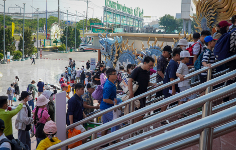 Nhiều nơi vui chơi giải trí tại TPHCM chật kín người ngày đầu năm 2026