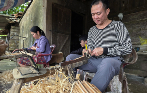 Làng làm đũa cau tất bật vụ tết