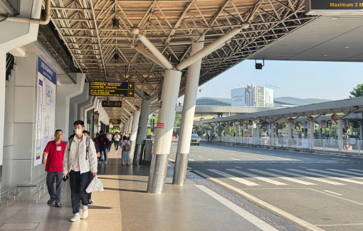 Sân bay Tân Sơn Nhất thông thoáng ngày đầu năm mới