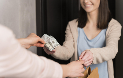 Tiết kiệm sắm vàng, vợ chỉ phát cho tôi 50 ngàn đồng mỗi ngày