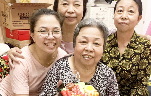 Chị tôi chưa lấy chồng