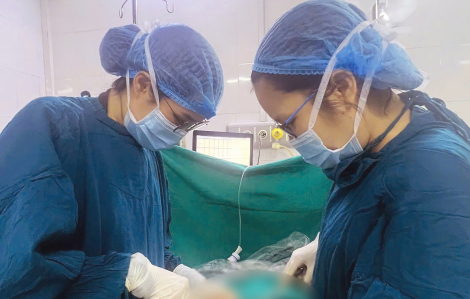 Đau bụng dữ dội, vào bệnh viện khám mới biết 2 buồng trứng có khối u