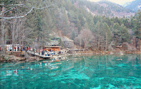 Cửu Trại Câu mùa đông: thiên đường băng giá với những hồ nước xanh biếc