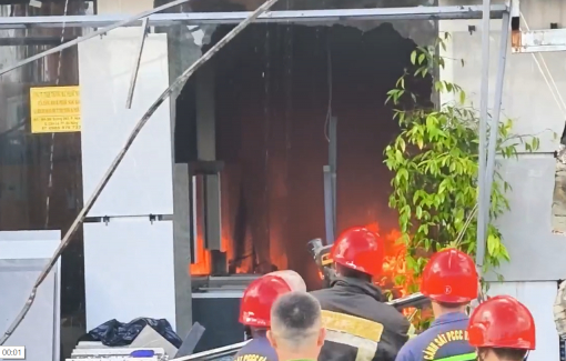 Cháy cửa hàng vật liệu xây dựng, nhiều tài sản bị thiêu rụi