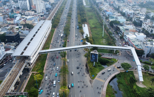 Khởi công lắp đặt 8 thang máy tại cầu bộ hành tuyến metro số 1 TPHCM